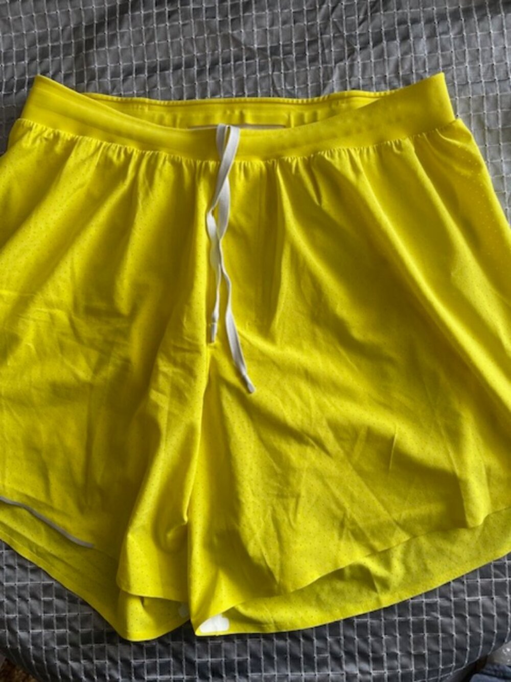 Lululemon shorts with compression shorts with pocket underneath like new size M